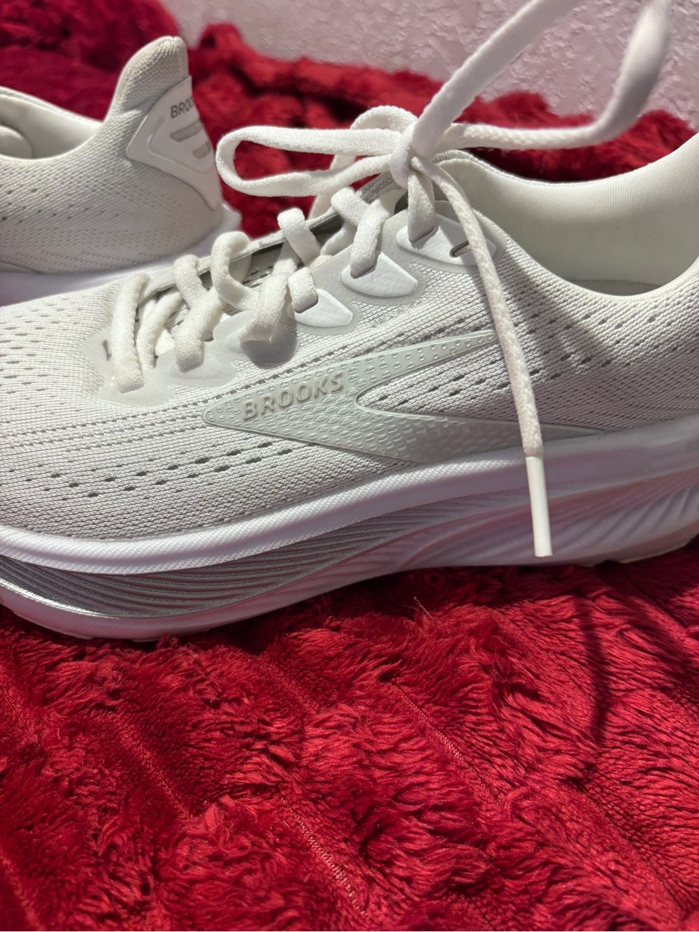 Brooks Women’s Ghost 17 White Silver Running Shoes 5.5M Excellent Condition - Picture 5 of 9